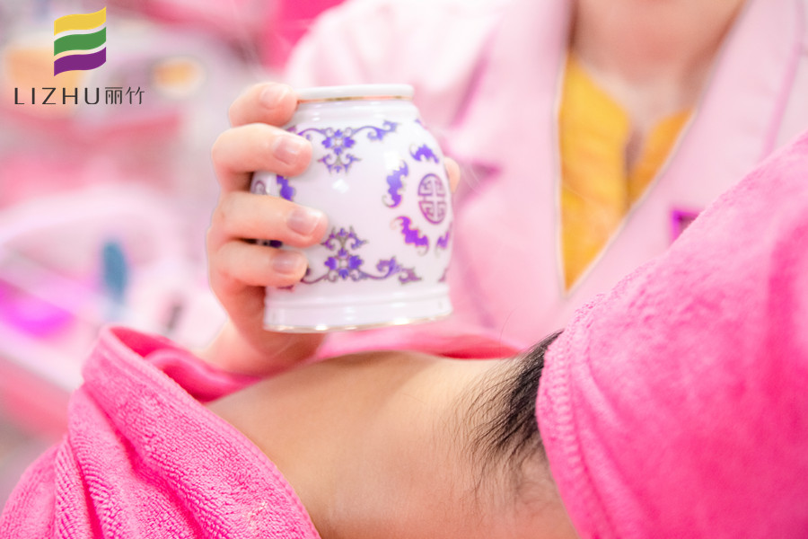 使用艾灸罐的功效，南寧美容培訓班總結(jié)筆記