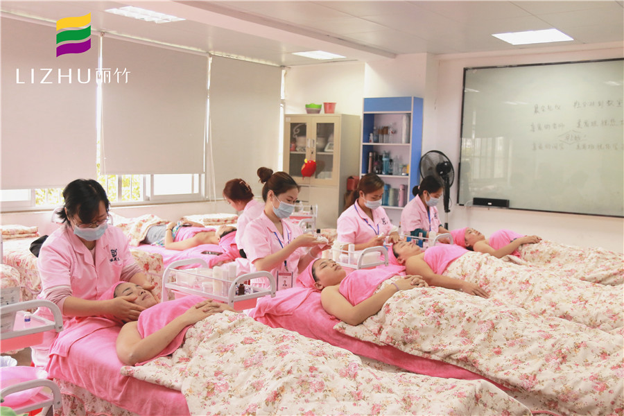 美容護(hù)膚基本常識，南寧美容培訓(xùn)班分享技巧