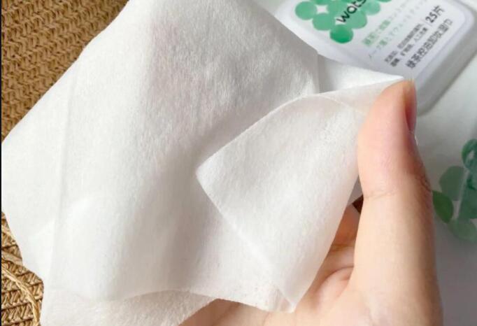 長(zhǎng)期使用卸妝巾的危害，南寧彩妝造型學(xué)校開(kāi)講