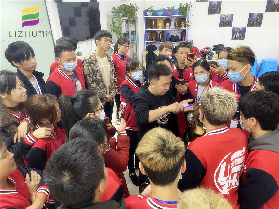 染發(fā)一定要用雙氧奶嗎？南寧美發(fā)培訓(xùn)幫你解答