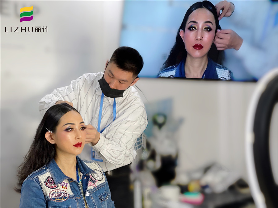 學(xué)印度妝容的畫法，看南寧教化妝哪家好