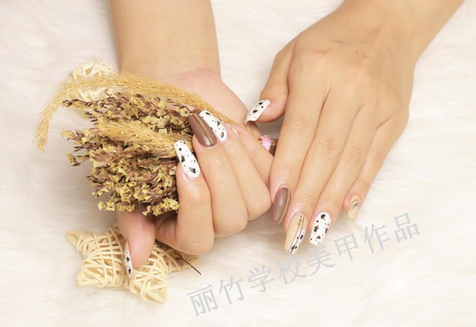 如何擁有閃亮健康的指甲？和南寧美甲培訓(xùn)機(jī)構(gòu)一起學(xué)