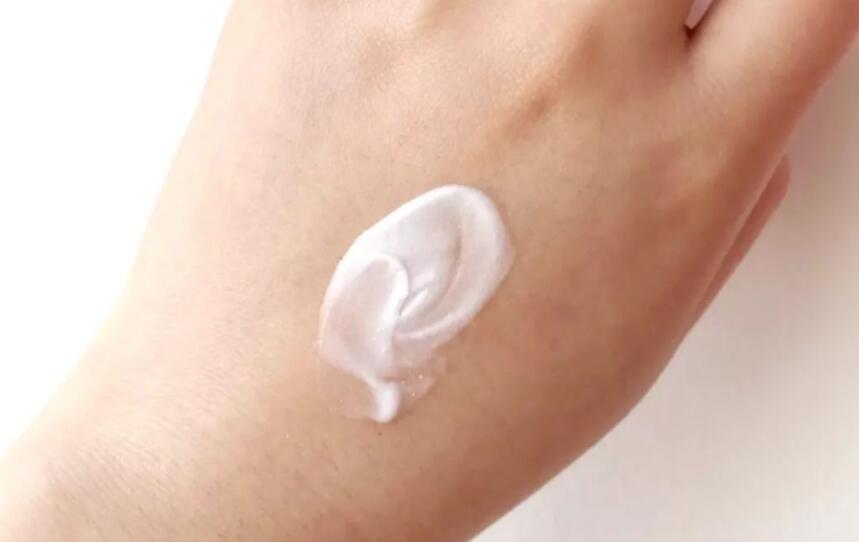 冬季手指開(kāi)裂怎么辦？廣西美容護(hù)膚培訓(xùn)幫你