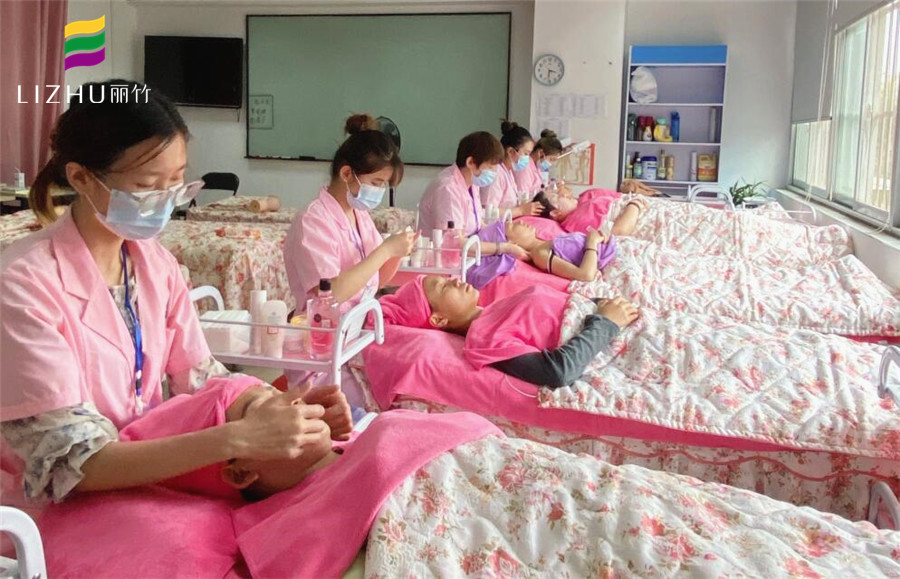 手法按摩操作方法，廣西美容護(hù)膚培訓(xùn)分享