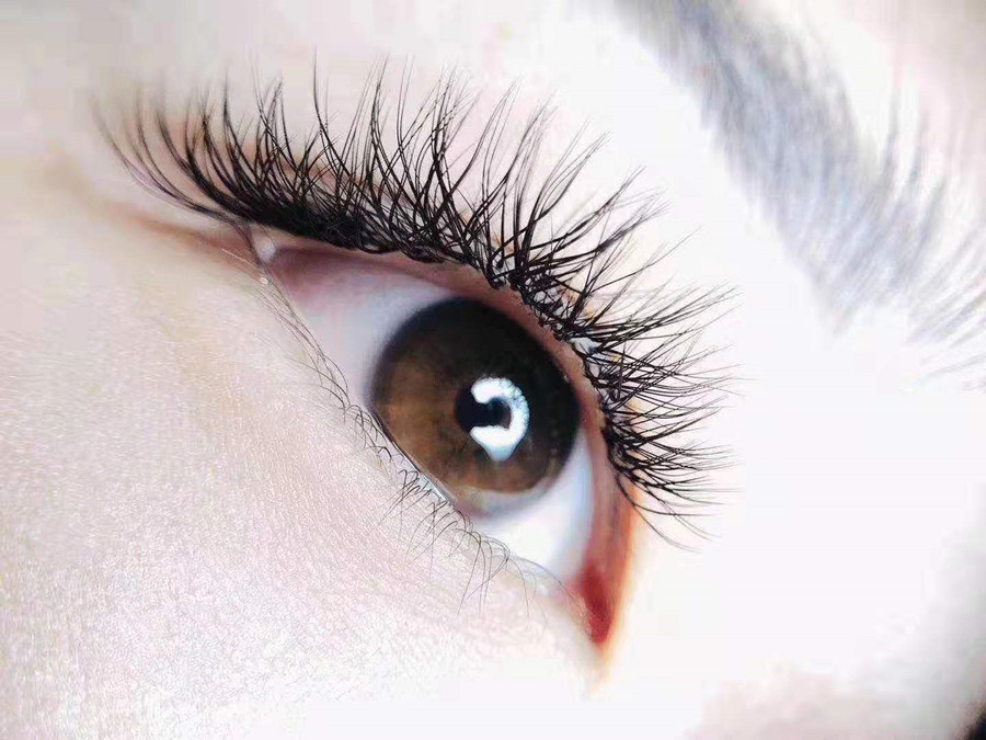 美睫過(guò)后睫毛易掉的原因，南寧美睫學(xué)校找到了