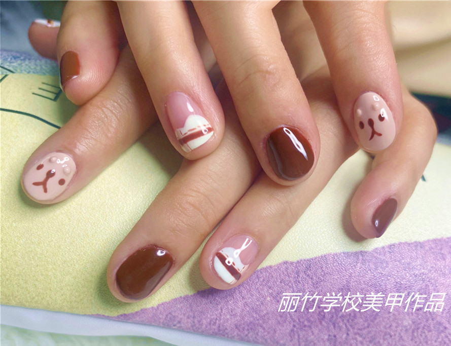 南寧專業(yè)美甲推薦：短粗圓美甲