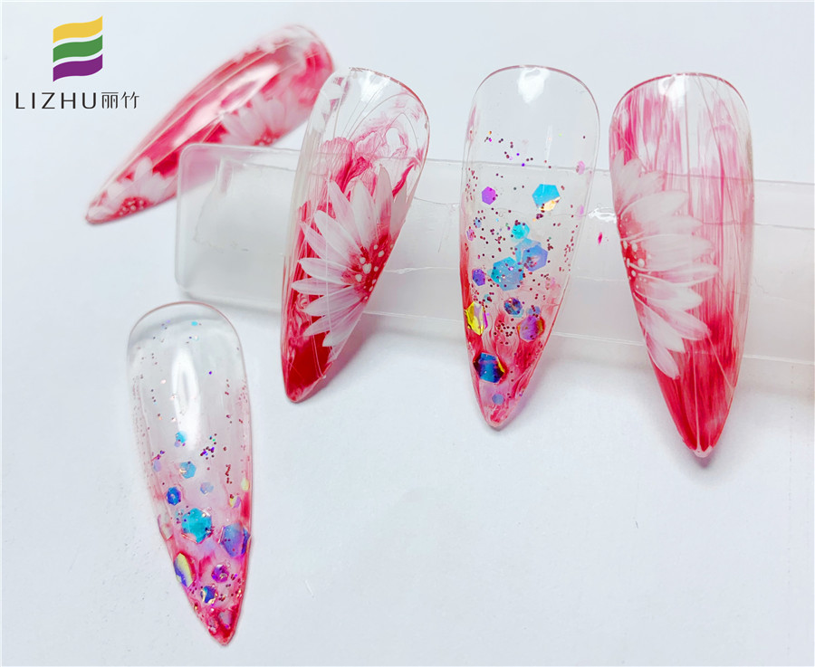 欣賞雛菊新年美甲，告訴你南寧哪里教的美甲受歡迎