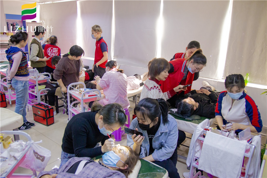 南寧哪里可以學(xué)紋繡？麗竹5月紋繡培訓(xùn)歡迎你