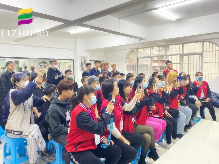 年后不知學(xué)什么技術(shù)？來(lái)廣西專業(yè)美發(fā)學(xué)校吧