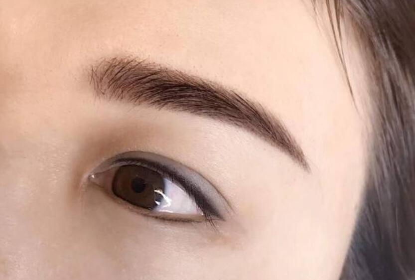 南寧學(xué)紋眉：天氣熱適合做眉毛嗎？