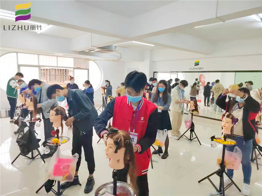 廣西哪家美發(fā)學(xué)校招生多？有圖有真相告訴你