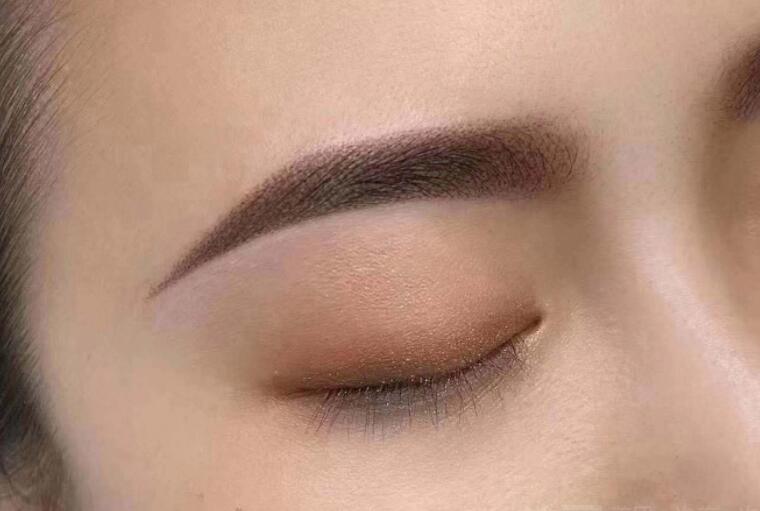 紋眉選色的技巧 | 廣西南寧紋繡學(xué)校