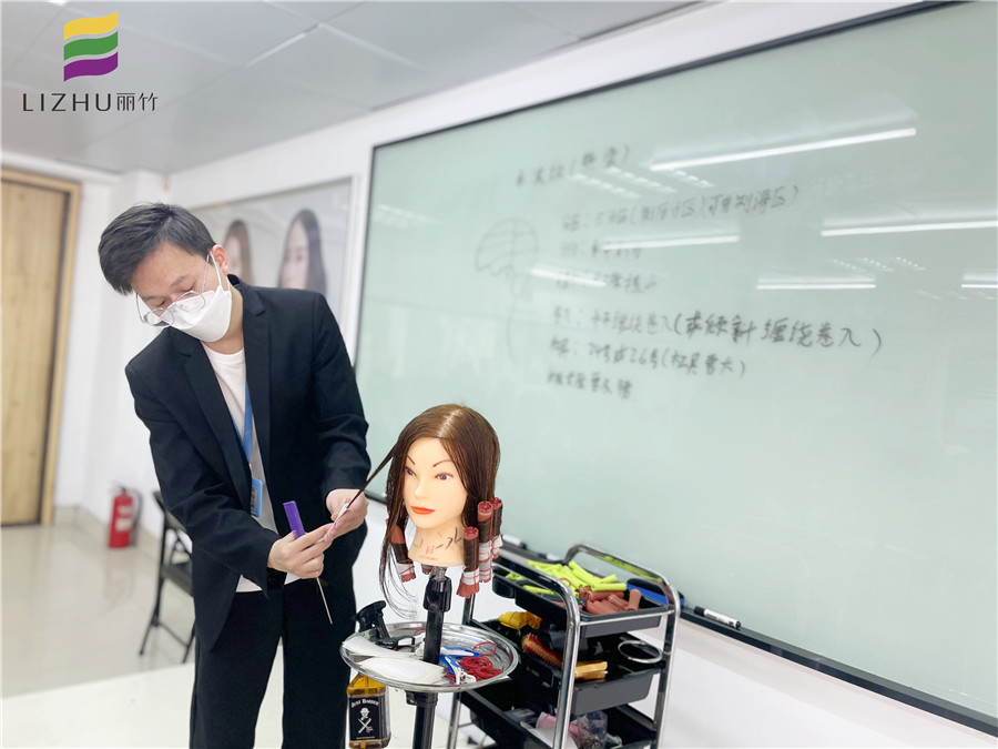 水波紋燙發(fā)實操，南寧美發(fā)職業(yè)培訓(xùn)