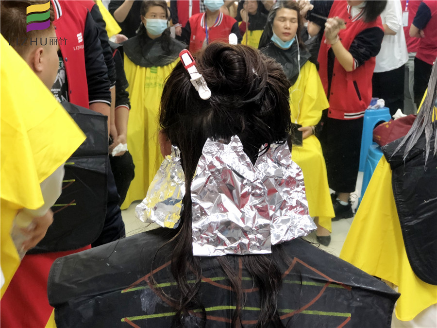 錫紙燙發(fā)能保持多久？南寧燙染一對一教學(xué)給你專業(yè)技術(shù)