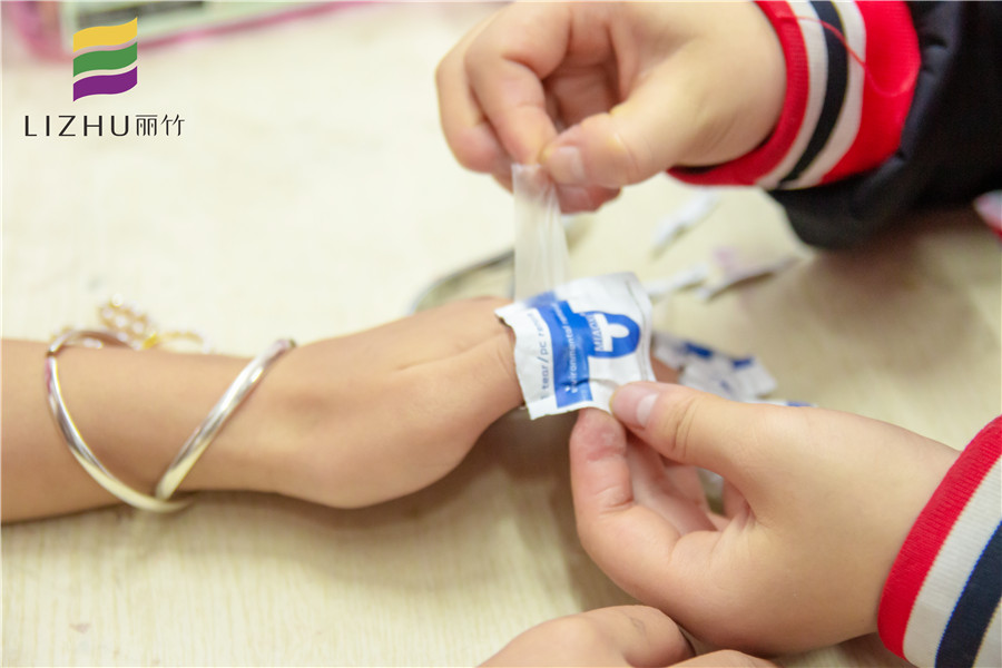 學(xué)美甲理論知識：沒有卸甲水怎么卸指甲油？