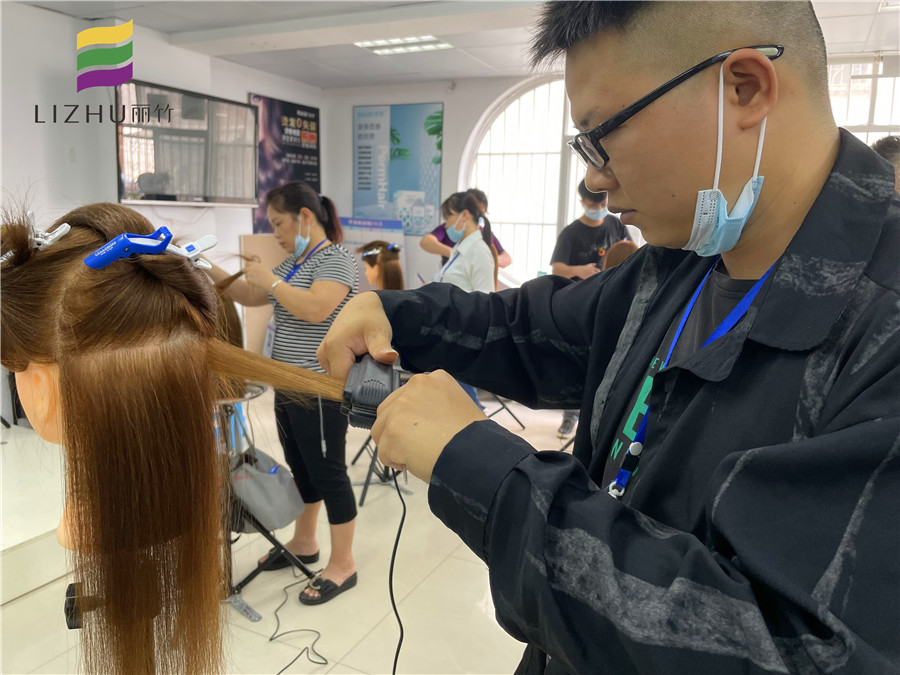 拉直發(fā)的教程知識(shí)點(diǎn)概括，廣西學(xué)燙染一對(duì)一教學(xué)