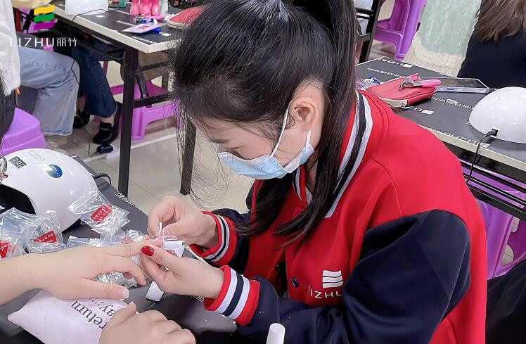 半貼甲片怎么貼？學(xué)美甲理論知識(shí)分享