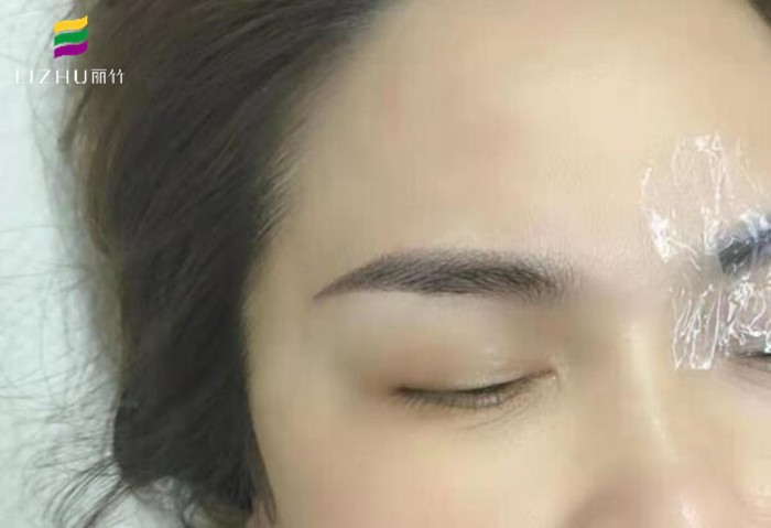 紋眉后如何快速消腫？南寧學(xué)紋繡技術(shù)