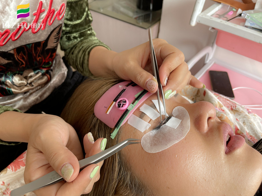 美睫操作手法技巧 | 南寧專(zhuān)業(yè)美睫培訓(xùn)班