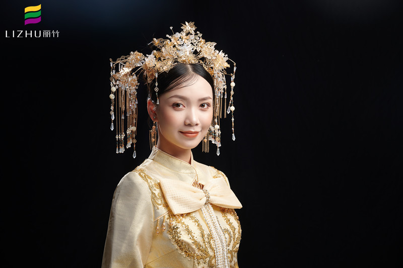 新中式新娘造型，演繹別樣中國(guó)美