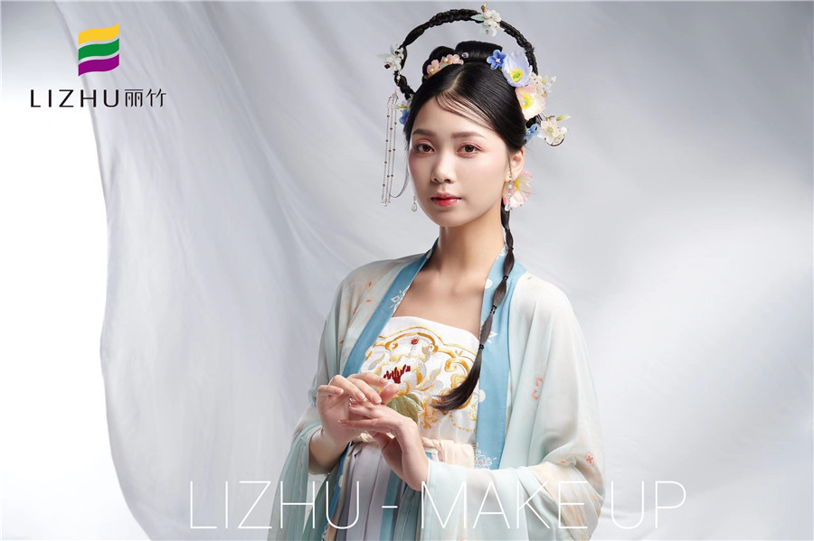 漢服彩妝造型，南寧排名前三化妝學(xué)校作品