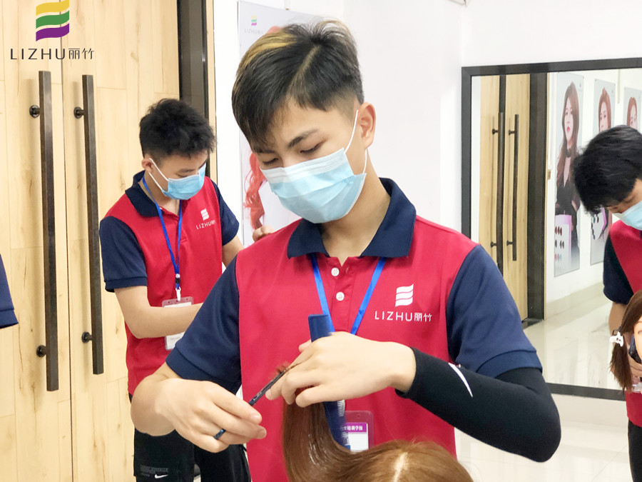 美發(fā)中工技師的考核標(biāo)準(zhǔn)，南寧市職業(yè)技能鑒定培訓(xùn)機(jī)構(gòu)