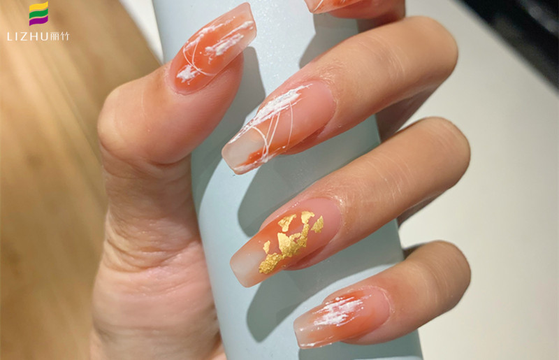 南寧美甲培訓短期班作品：磨砂美甲、小香風格美甲、棋盤格美甲