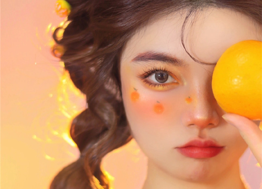 夏日元氣橘彩繪創(chuàng)意妝容，廣西化妝學校排行榜前三名分享