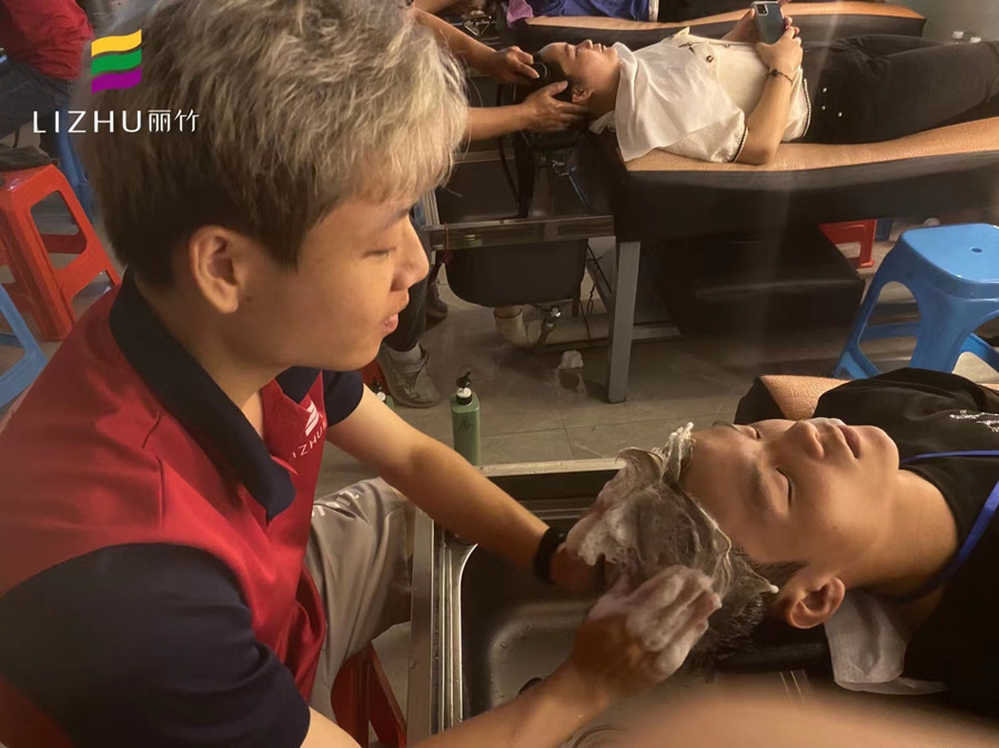 瑜伽洗頭的步驟，廣西洗護(hù)培訓(xùn)學(xué)校告訴你