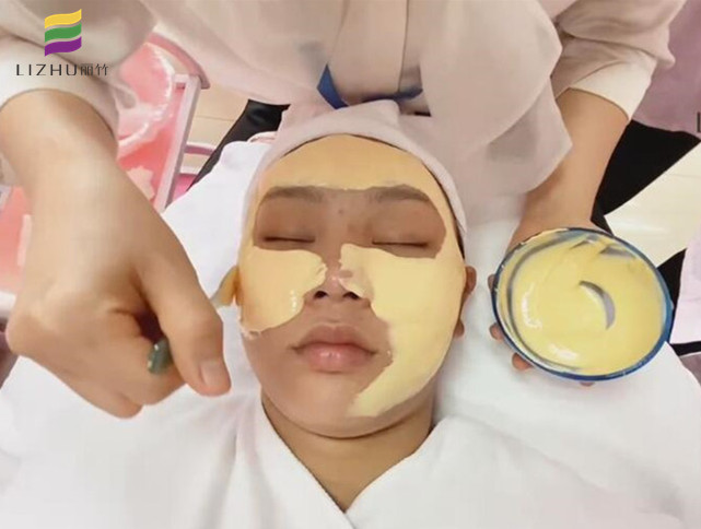 敷軟膜的正確步驟，南寧學(xué)美容洗臉教程