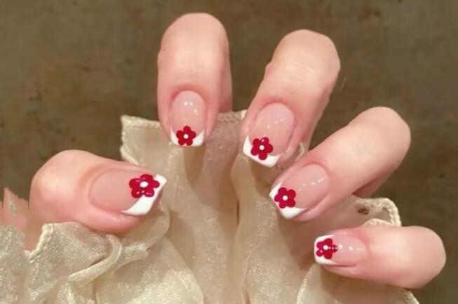 腮紅美甲圖片欣賞，南寧美甲職業(yè)培訓學校推薦