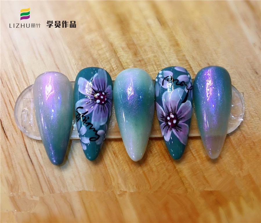 日式花卉美甲圖片，廣西南寧美甲培訓學員作品