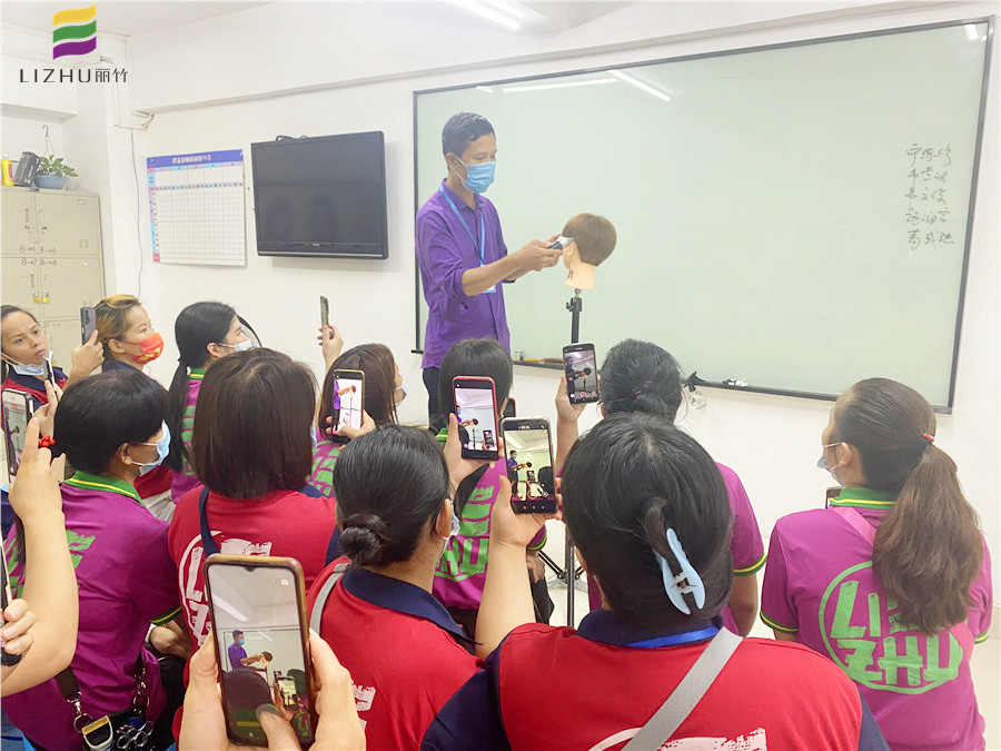 如何根據(jù)臉型修剪鬢角？廣西理發(fā)剪發(fā)學校教你