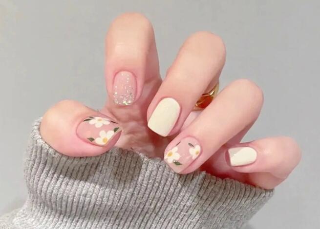 春夏黃皮顯白美甲，廣西美甲培訓(xùn)短期班推薦