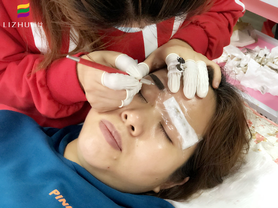 紋眉快速消腫的方法，南寧紋繡眉眼唇培訓分享