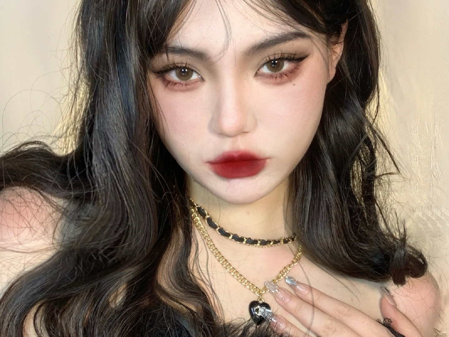 雪地玫瑰妝教程，南寧化妝職業(yè)培訓學校分享