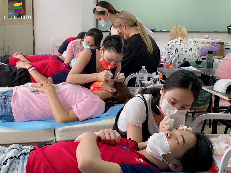 被舒緩膏灼傷處理的方法，廣西紋繡正規(guī)學校分享建議