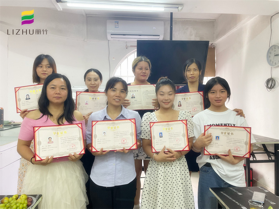 南寧紋繡培訓(xùn)班座談會(huì)，學(xué)員們滿(mǎn)載而歸