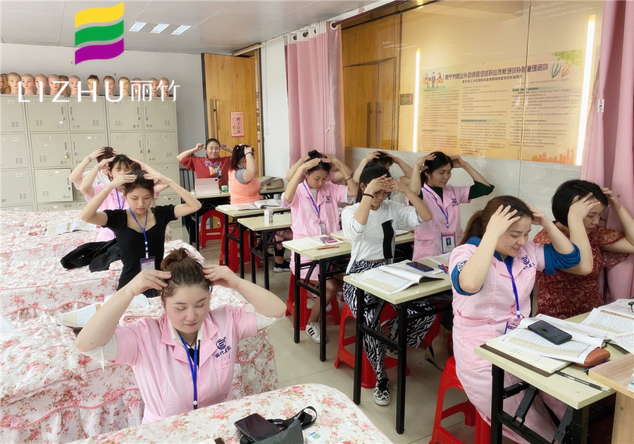 美容頭部按摩手法標(biāo)準(zhǔn) | 廣西南寧美容培訓(xùn)學(xué)校整理要點(diǎn)