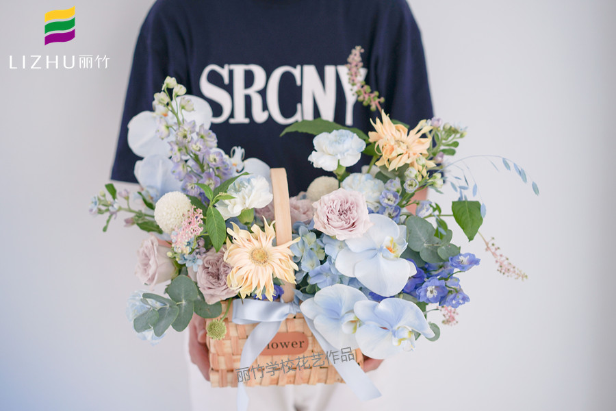 韓式手提花籃，廣西花藝插花學(xué)校作品