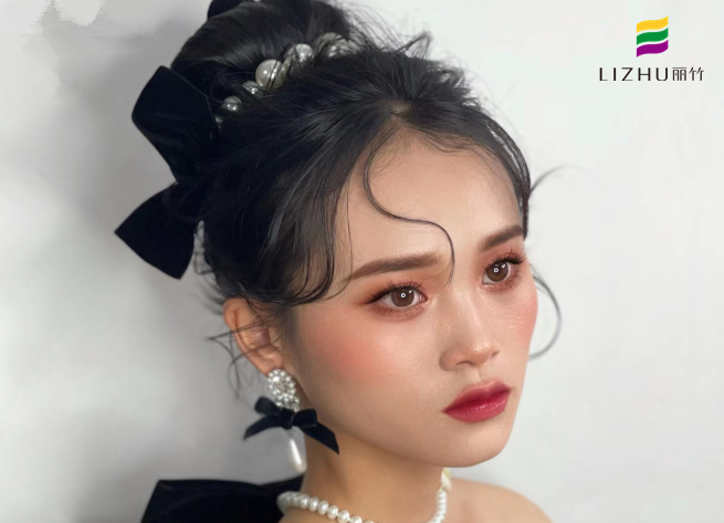 黑色禮服造型，廣西美妝造型學(xué)校作品分享