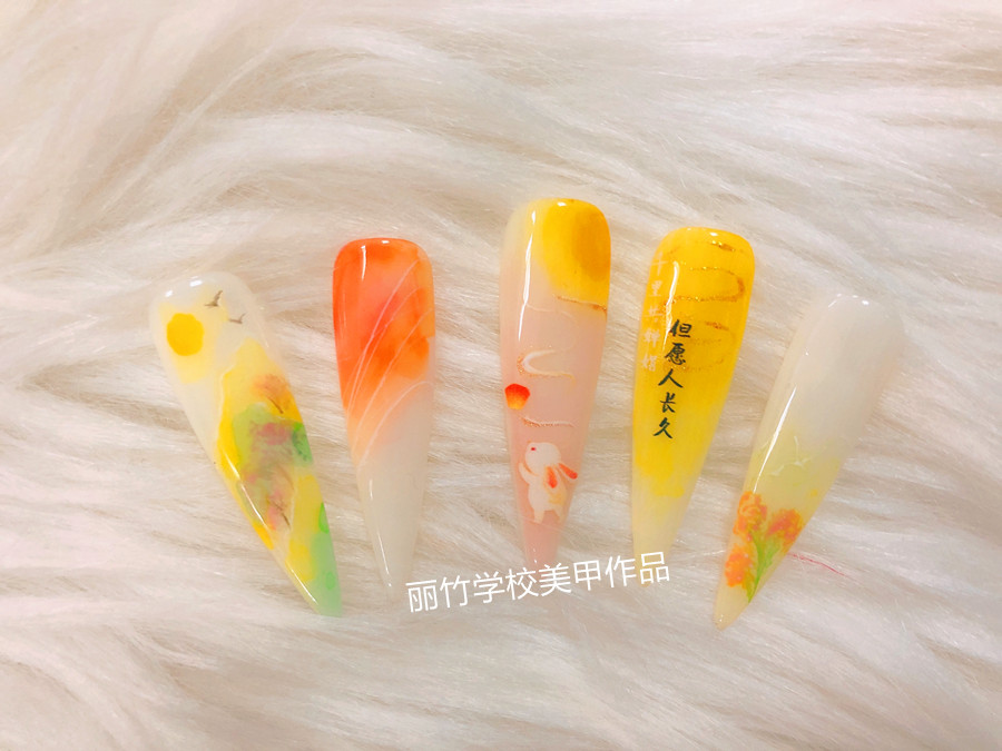 美甲的甲面不亮？南寧麗竹美甲學校教你處理