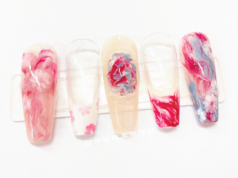暈染液美甲圖片，廣西南寧美甲師培訓(xùn)作品