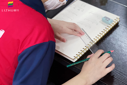 南寧化妝課堂：標準眉怎么畫？