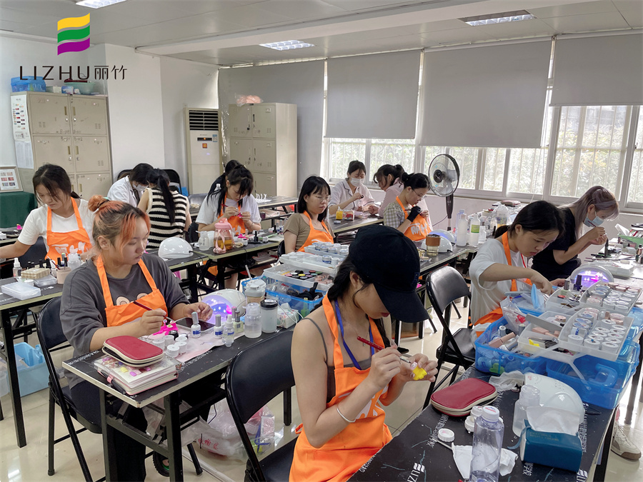 南寧美甲學(xué)校哪家好？南寧美甲學(xué)校哪家有實力？