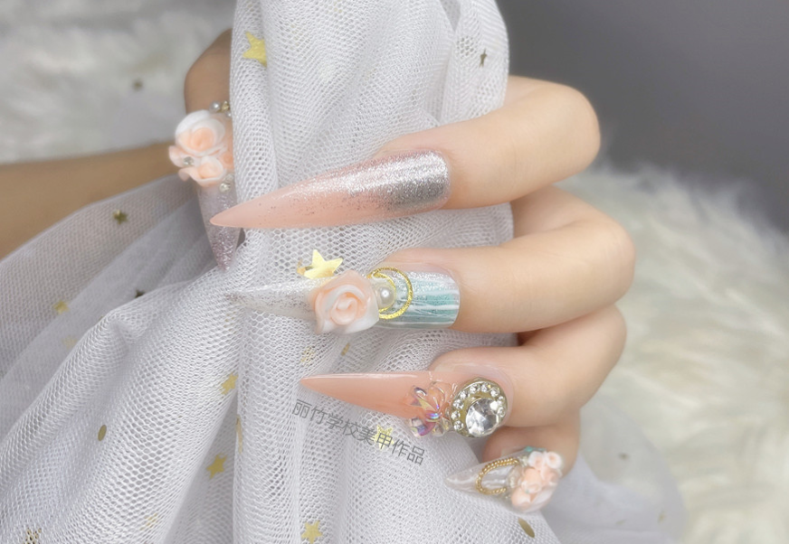 美甲學什么內(nèi)容？甲油膠和指甲油的區(qū)別