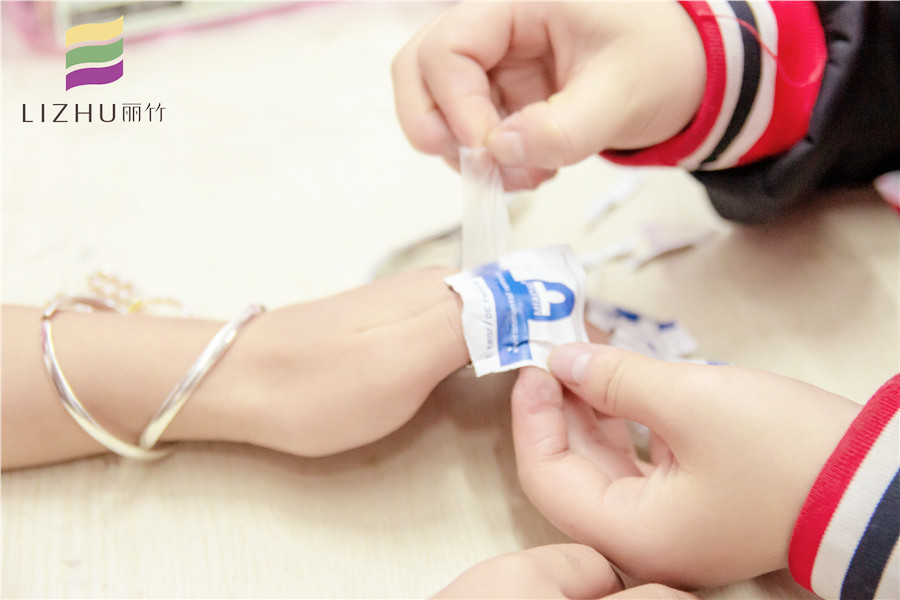 美甲工具有哪些?打磨機和卸甲包哪種好？