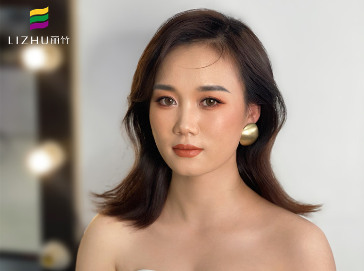 輕泰妝造型，南寧網(wǎng)紅彩妝造型學(xué)校作品