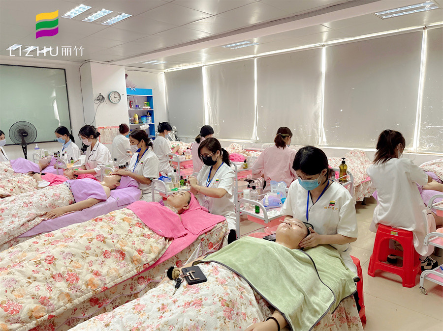 秋季如何敷面膜？南寧面部護理基礎班課程分享