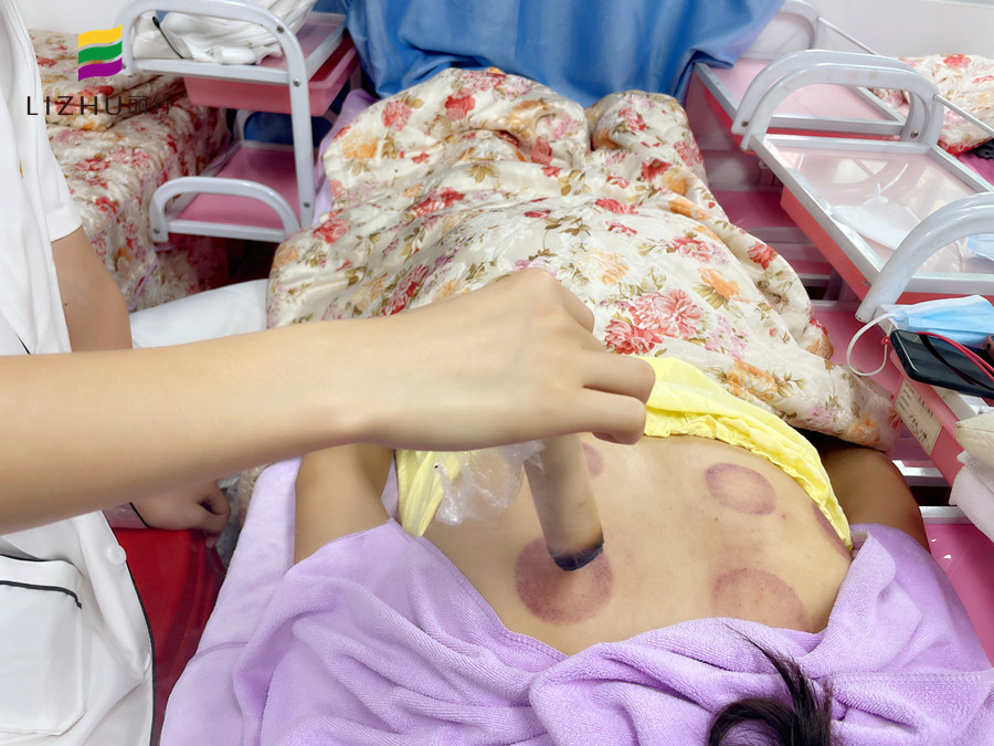 艾條艾灸注意事項(xiàng) ，廣西美容職業(yè)學(xué)校實(shí)操演示